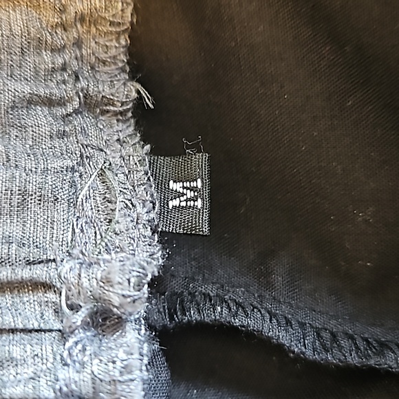 Asian Style Capris - Picture 5 of 6